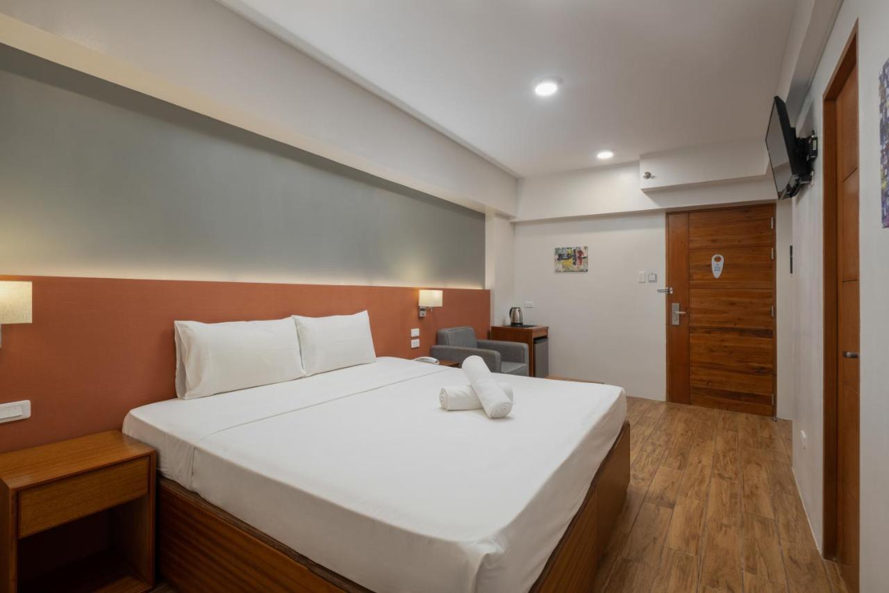 Ihotel Uptown Bgc Taguig Exterior foto