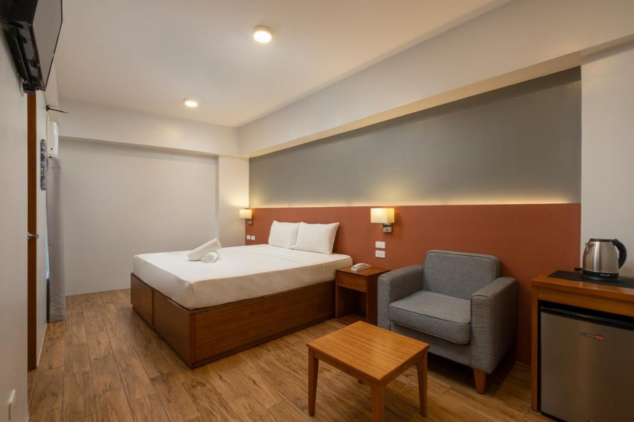 Ihotel Uptown Bgc Taguig Exterior foto
